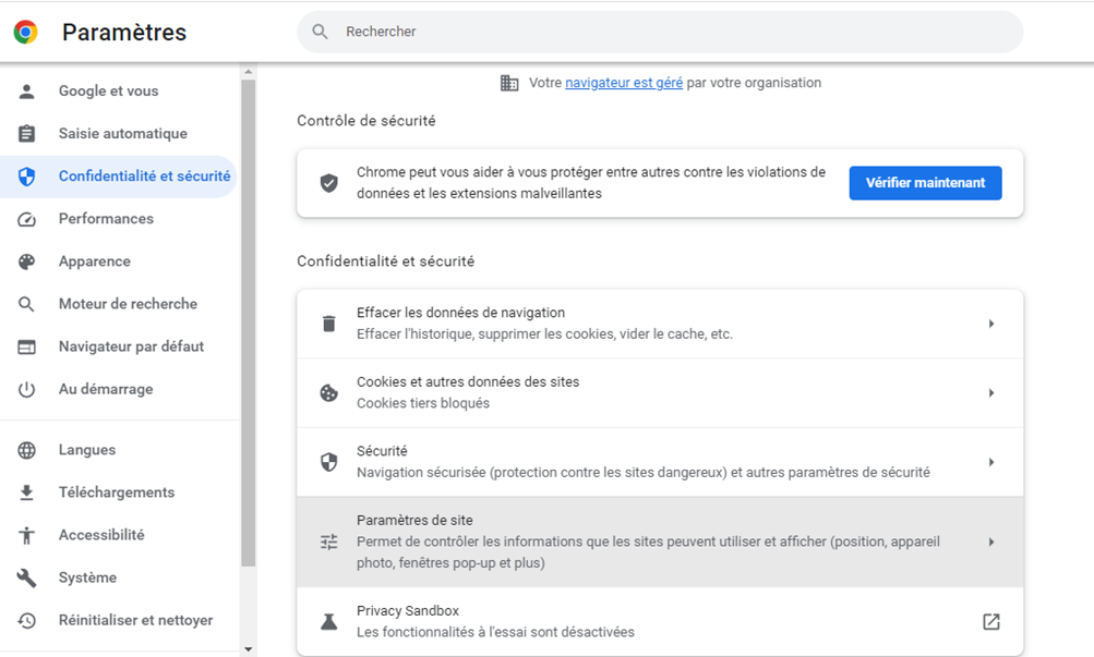 Onglet de confidentialité et de sécurité de Google Chrome, avec les paramètres du site
              sous confidentialité et sécurité en surbrillance